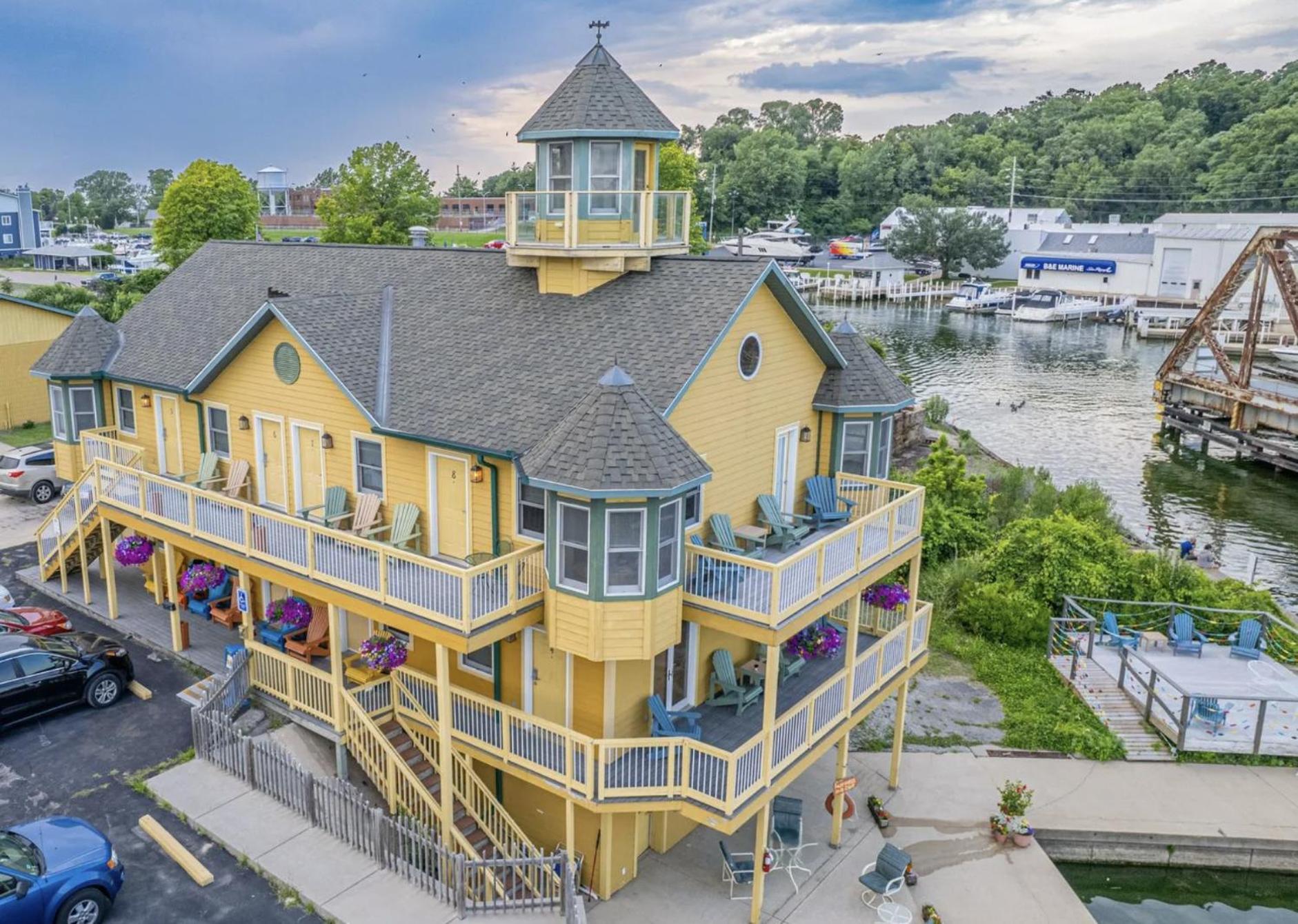 Bridge Inn Michigan Stadt Exterior foto